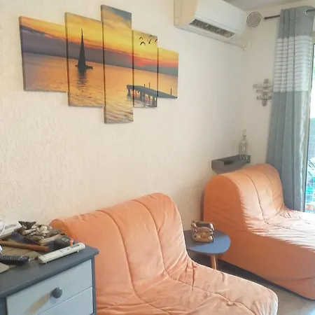 Petit Nid Au Lavandou