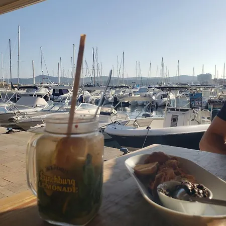 Petit Nid Au Lavandou * Ле-Лаванду